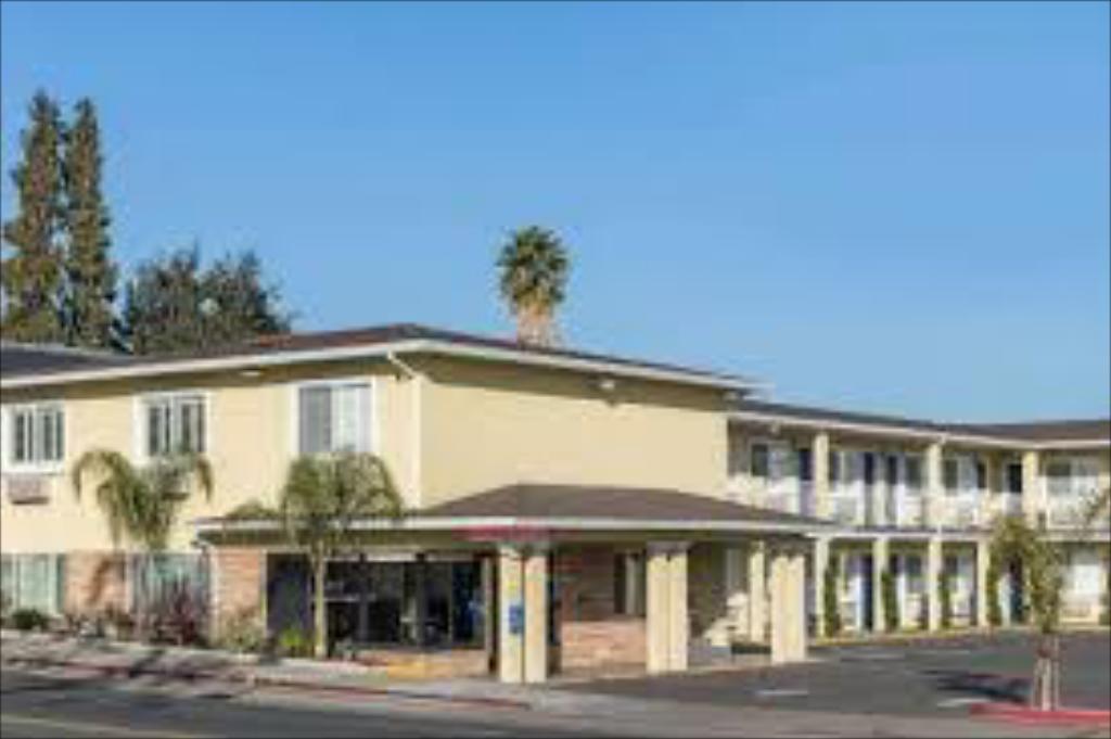 Super 8 By Wyndham Phoenix West Extérieur photo