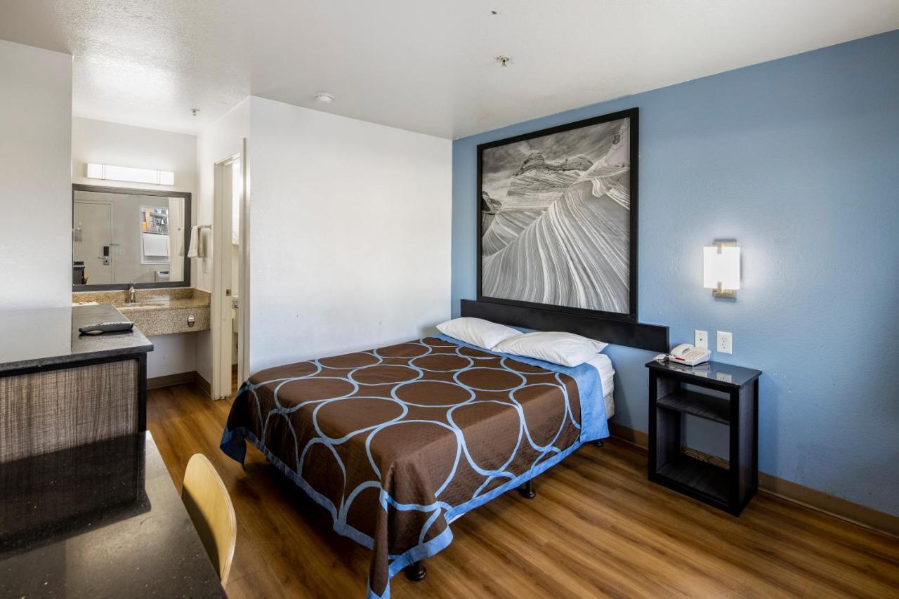 Super 8 By Wyndham Phoenix West Extérieur photo
