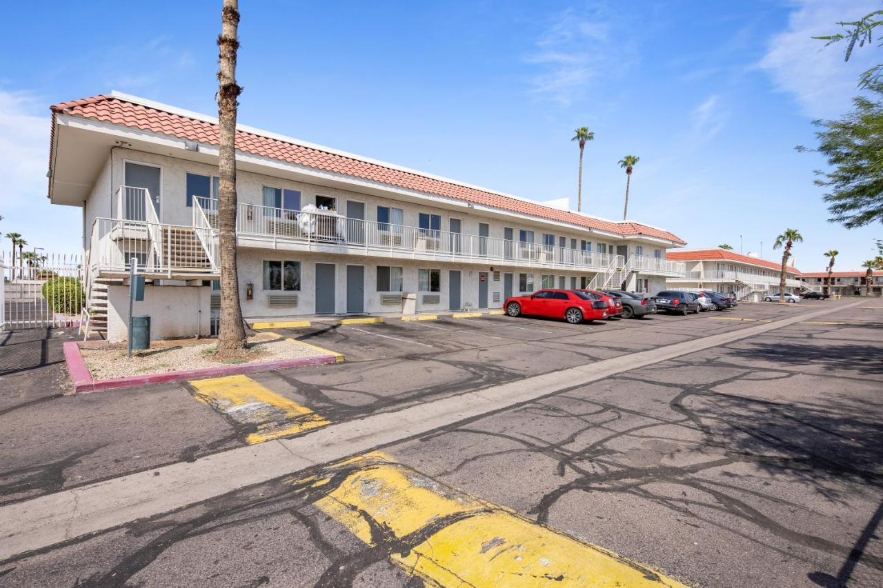 Super 8 By Wyndham Phoenix West Extérieur photo