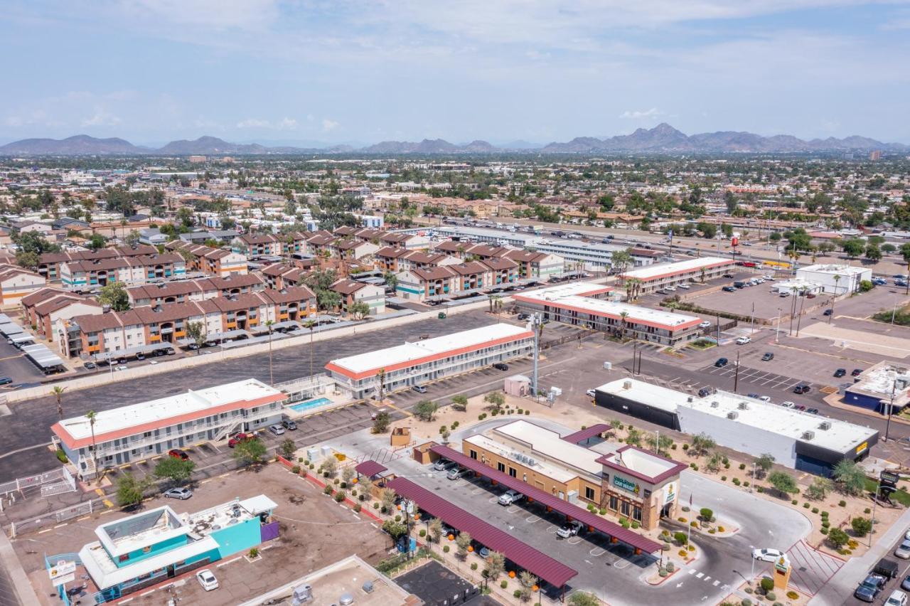 Super 8 By Wyndham Phoenix West Extérieur photo